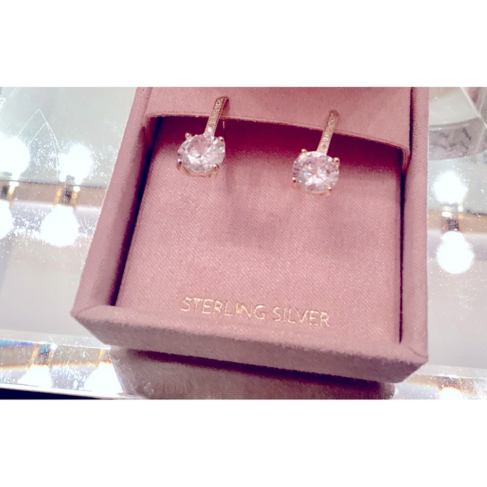 Beautiful sterling silver Swarovski crystals in pretty pink box.